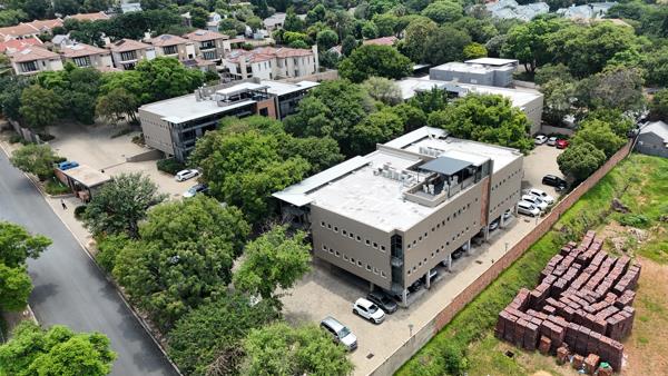 320  m² Commercial space