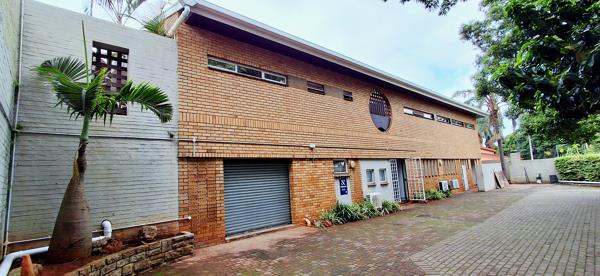 120  m² Commercial space