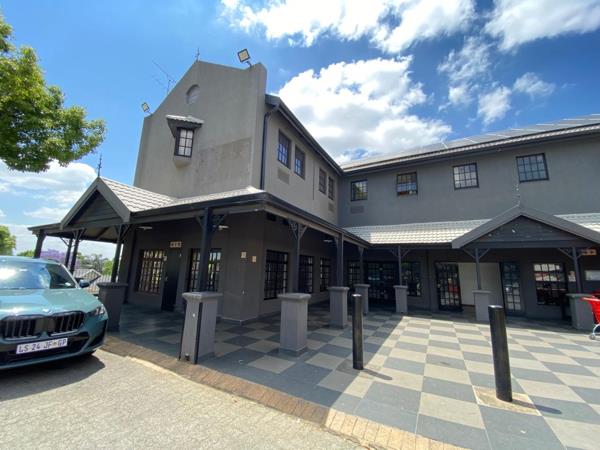 98  m² Commercial space