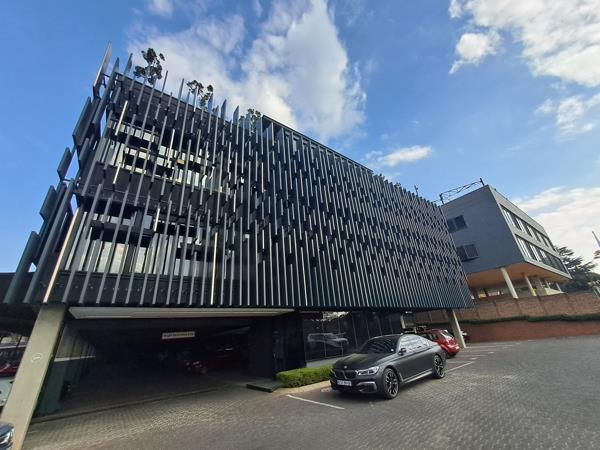 122  m² Commercial space