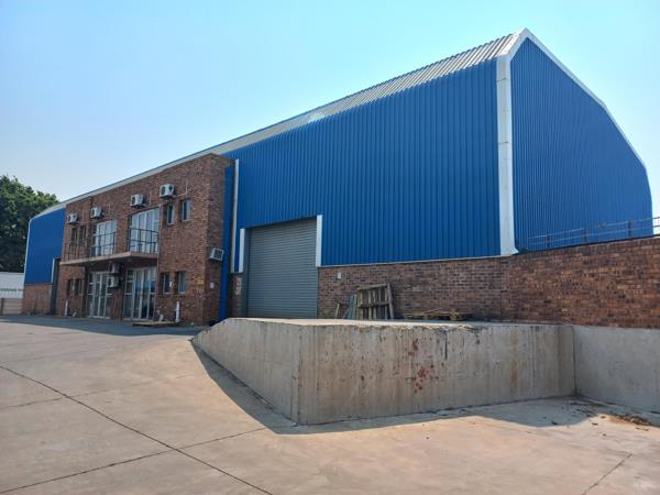1 360  m² Industrial space