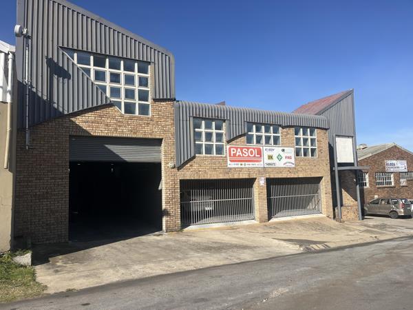 703  m² Industrial space