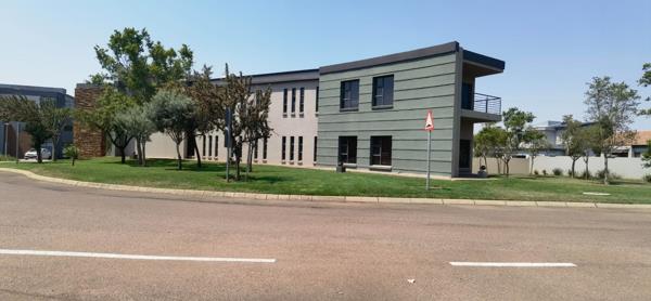 659  m² Commercial space