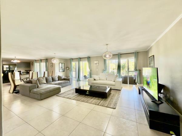 3.5 Bedroom Apartment