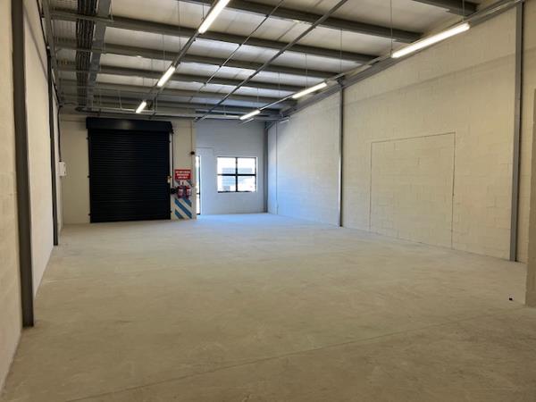 121  m² Industrial space
