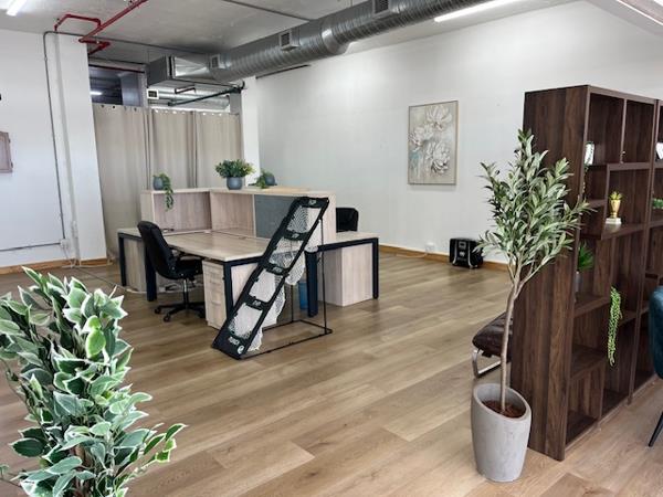 96  m² Office Space