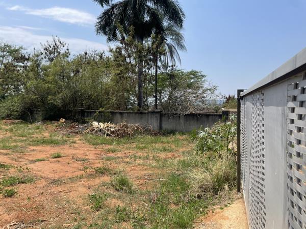 1 035 m² Land
