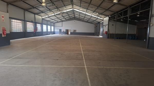 1 000  m² Commercial space