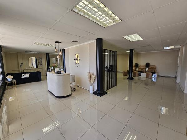 189  m² Commercial space