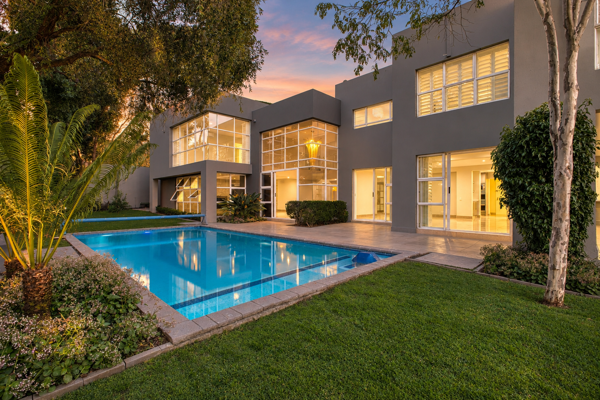 6 Bedroom House