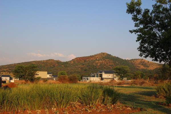 975 m² Land