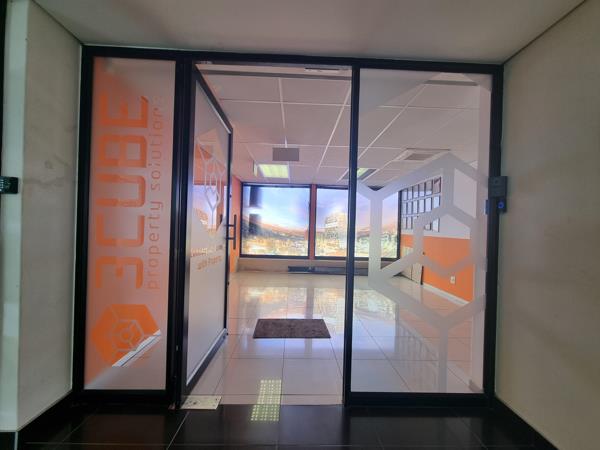 313  m² Commercial space