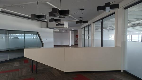 753  m² Commercial space