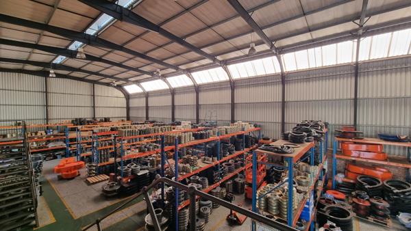 1 350  m² Industrial space