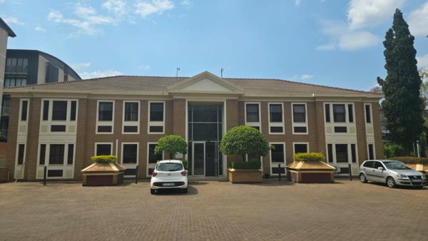 77  m² Commercial space