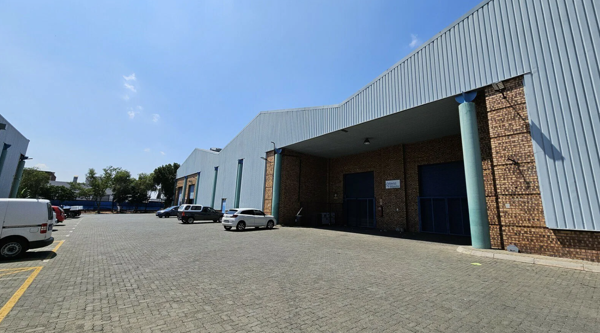 818 m² Commercial space