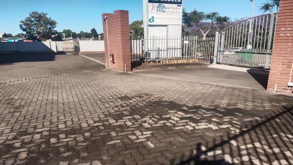 137 m² Commercial space