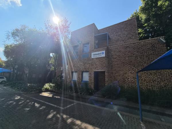 818 m² Commercial space