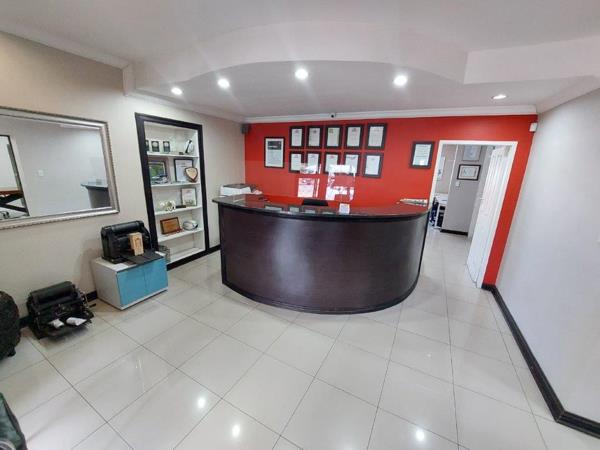 320  m² Office Space