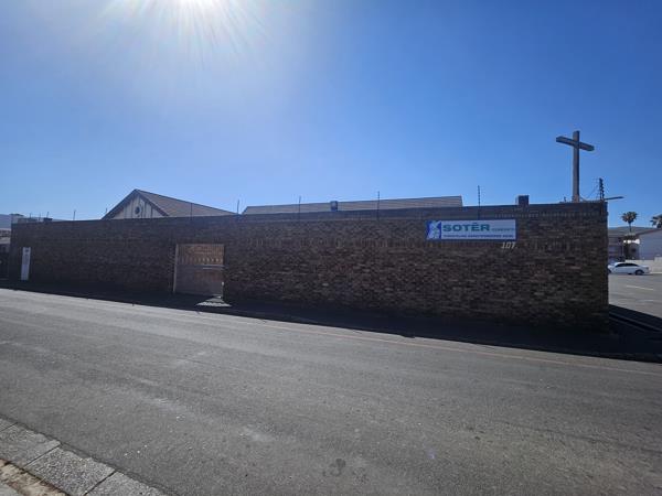 700  m² Commercial space