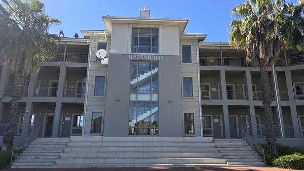 186  m² Commercial space