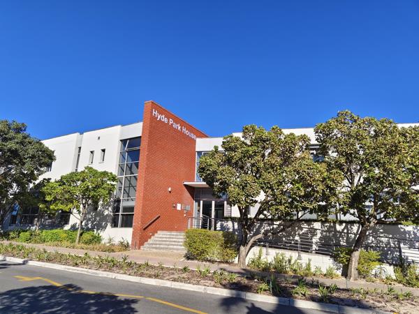 116  m² Commercial space