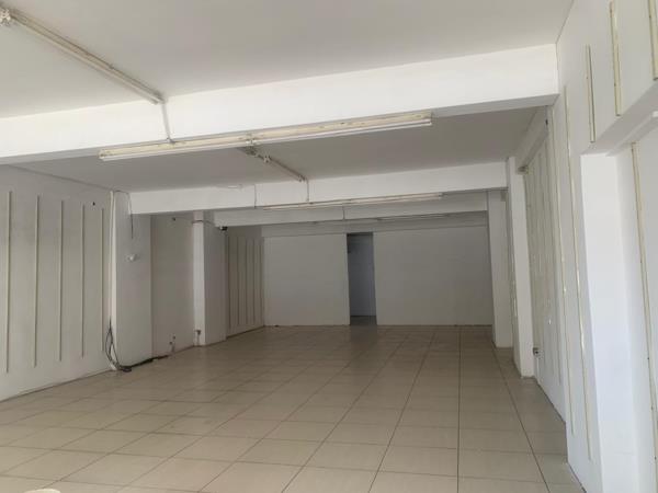 1 110.9  m² Commercial space