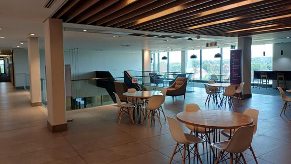 1 467  m² Commercial space