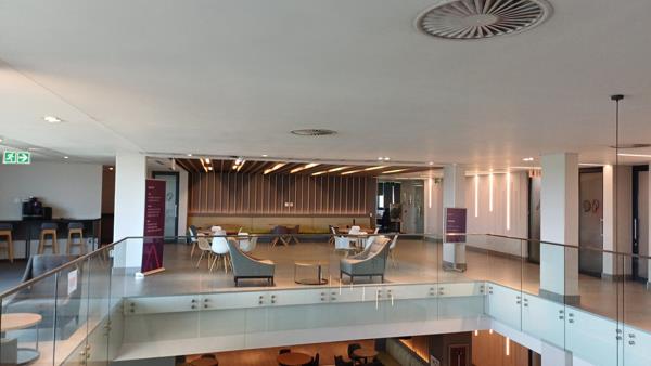 2 445  m² Commercial space