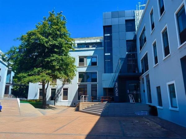 270  m² Office Space