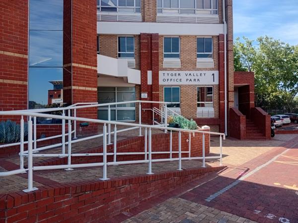 971.4  m² Commercial space