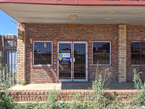 80  m² Commercial space