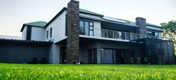 7 Bedroom House