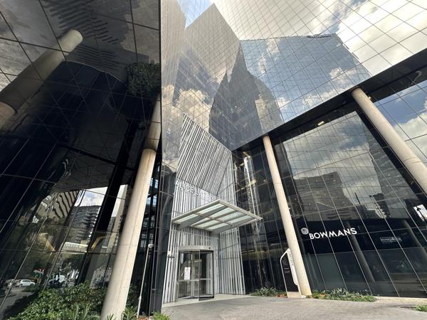 140  m² Commercial space