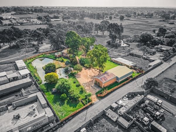 7 648 m² Land