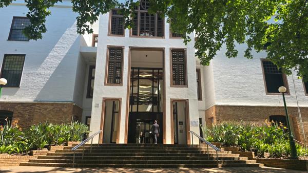 214  m² Commercial space