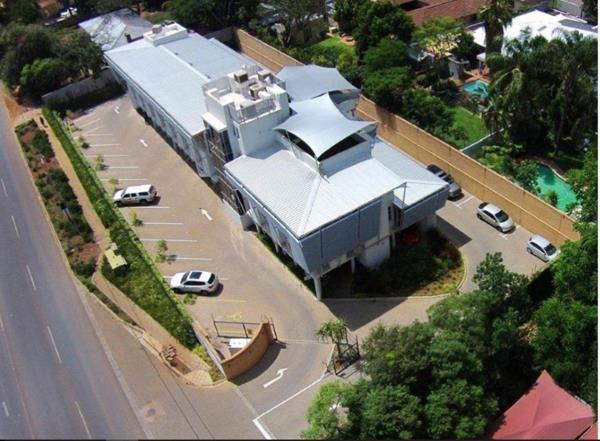 390  m² Office Space