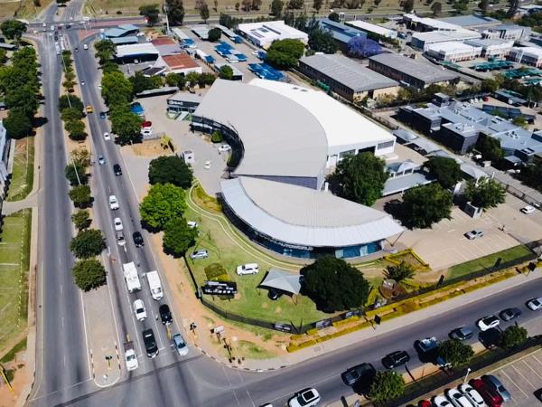 17 700 m² Commercial space
