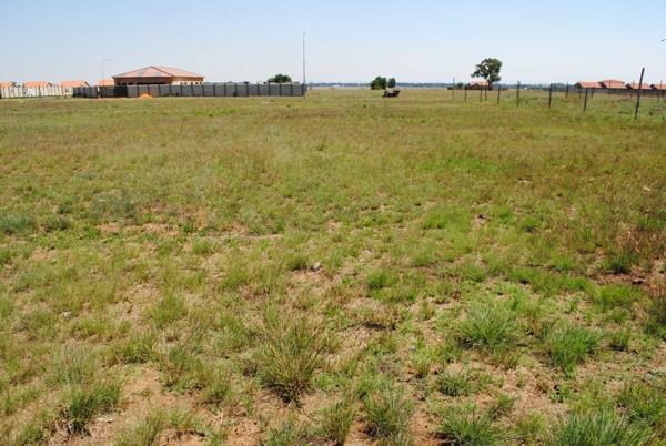 1 144 m² Land