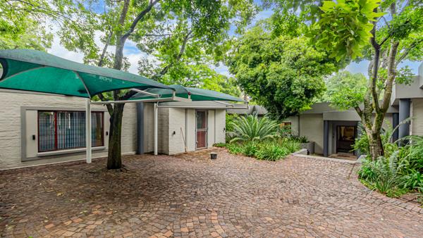 650  m² Commercial space