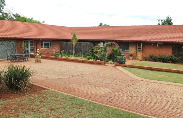 6 Bedroom House