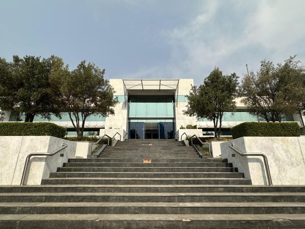 3 290  m² Commercial space