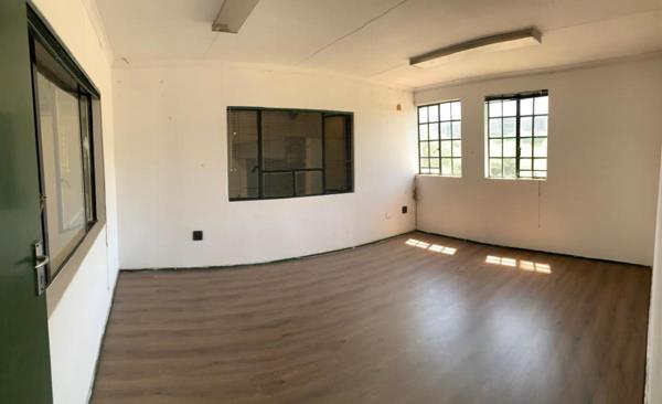 283  m² Commercial space
