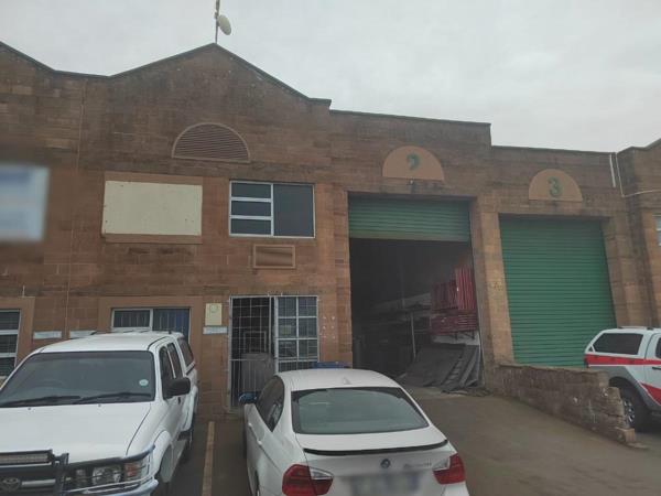 101  m² Industrial space