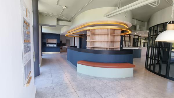 390  m² Commercial space