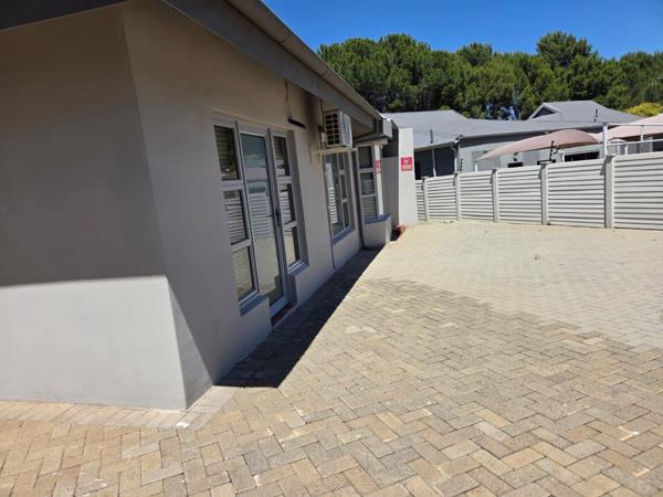 280  m² Office Space