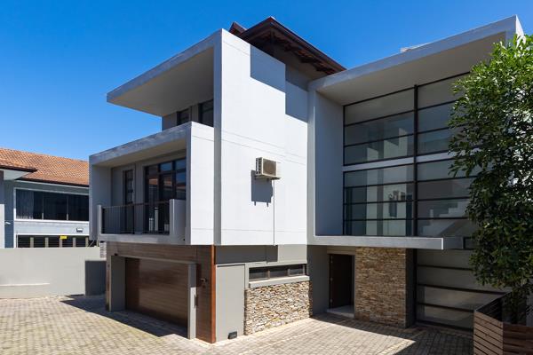 5 Bedroom Townhouse