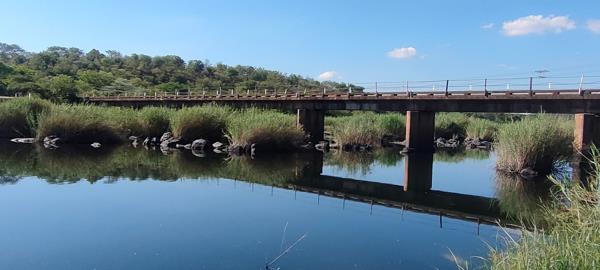 10 000  m² Commercial space