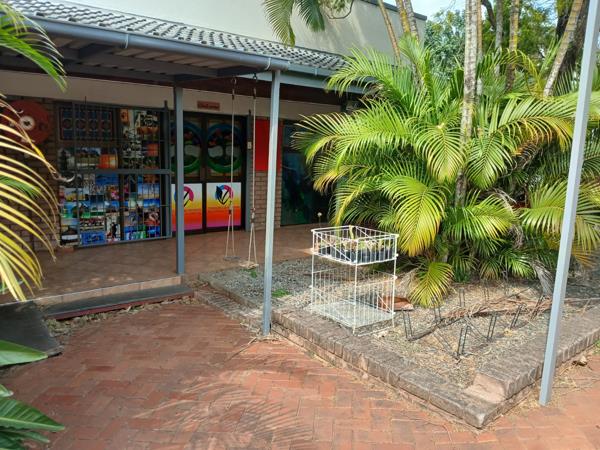 100  m² Commercial space