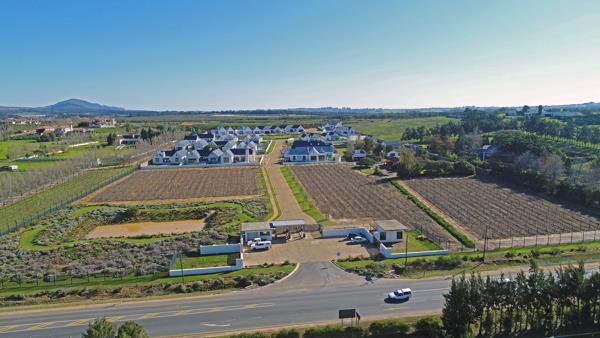 2 944 m² Land